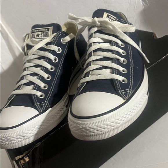 All stars converts men’s size 9 women’s size 11, like new - Picture 9 of 12